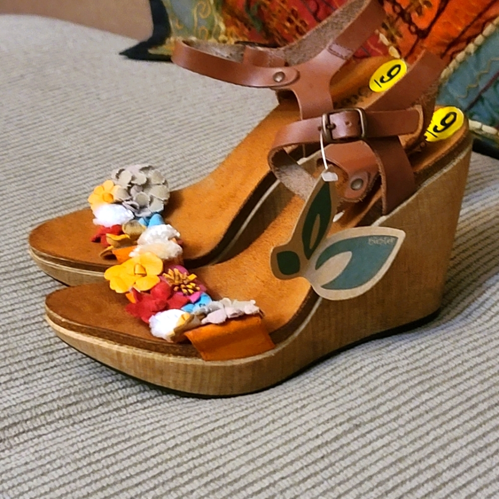 Floral Wedges size 9
